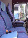 1. Sitzreihe vorne / alle Sitzpltze im Bus haben einen 3 Punkt Sicherheitsgurt