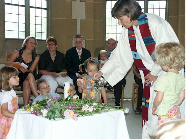 Getauft wurde Max im Nonnenkirchle in Waiblingen- in einen sehr familiaeren Rahmen